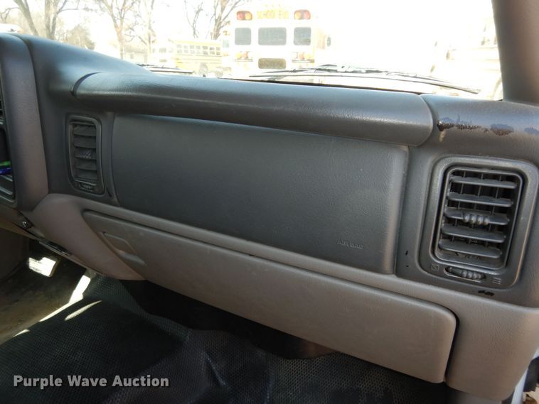 image for item DK7731 2005 Chevrolet Suburban 1500  SUV