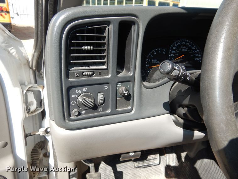 image for item DK7731 2005 Chevrolet Suburban 1500  SUV