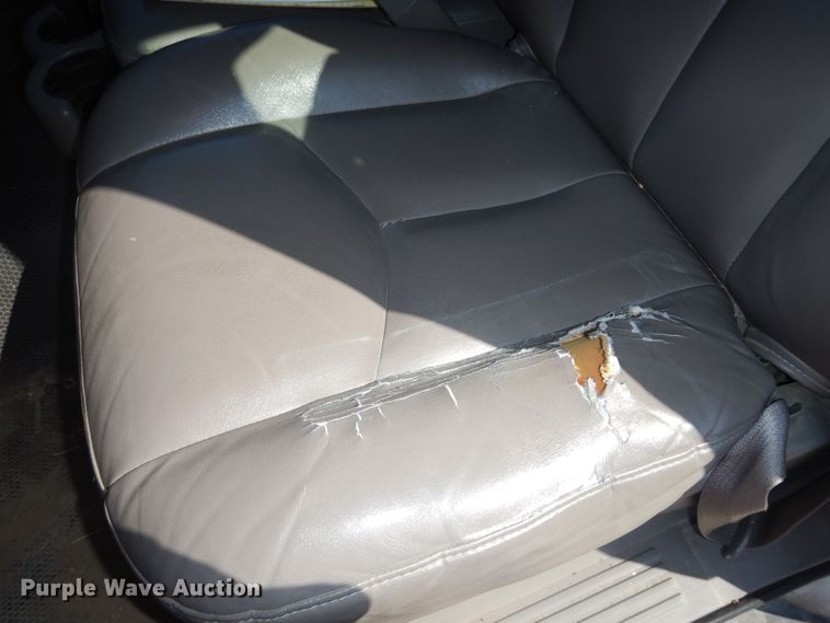 image for item DK7731 2005 Chevrolet Suburban 1500  SUV