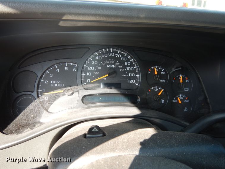 image for item DK7731 2005 Chevrolet Suburban 1500  SUV