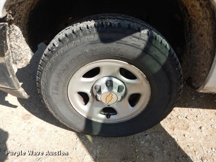 image for item DK7731 2005 Chevrolet Suburban 1500  SUV