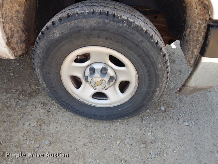 image for item DK7731 2005 Chevrolet Suburban 1500  SUV