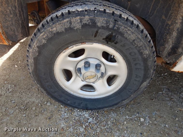 image for item DK7731 2005 Chevrolet Suburban 1500  SUV