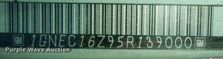 image for item DK7731 2005 Chevrolet Suburban 1500  SUV