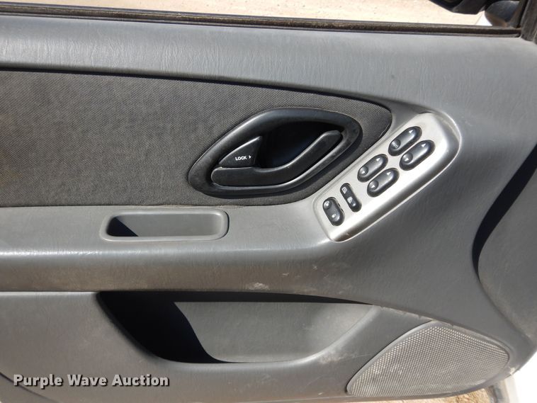 image for item DK7732 2003 Ford Escape XLT  SUV