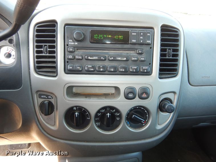 image for item DK7732 2003 Ford Escape XLT  SUV