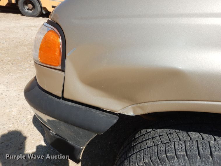 image for item DK7733 1999 Mazda B2500 SE  pickup truck