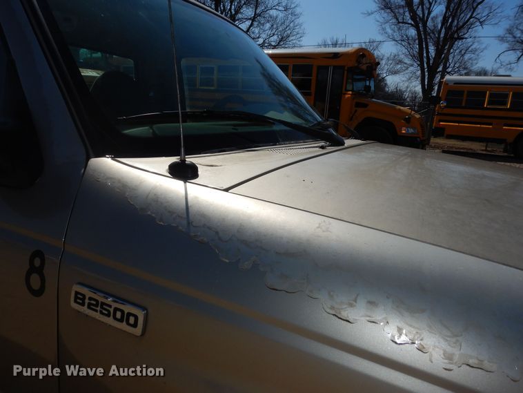 image for item DK7733 1999 Mazda B2500 SE  pickup truck