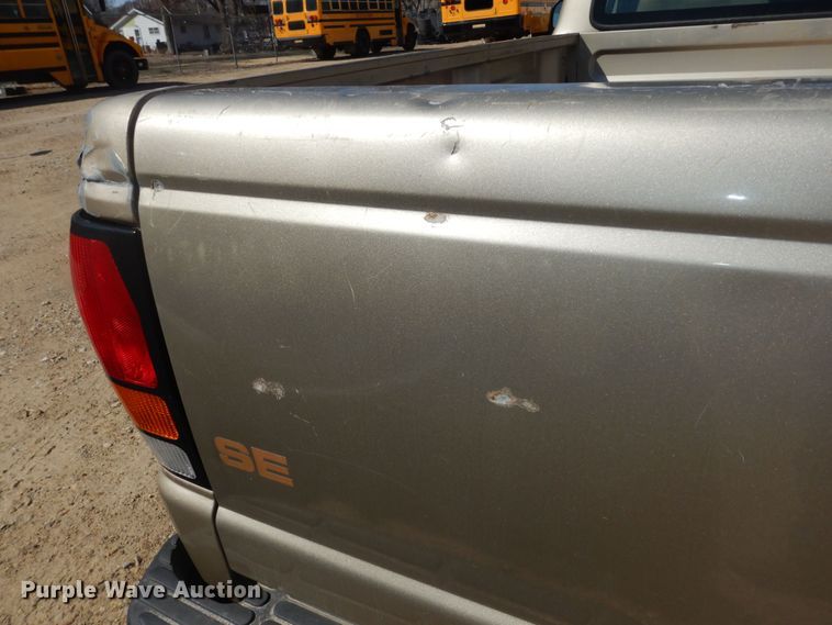 image for item DK7733 1999 Mazda B2500 SE  pickup truck