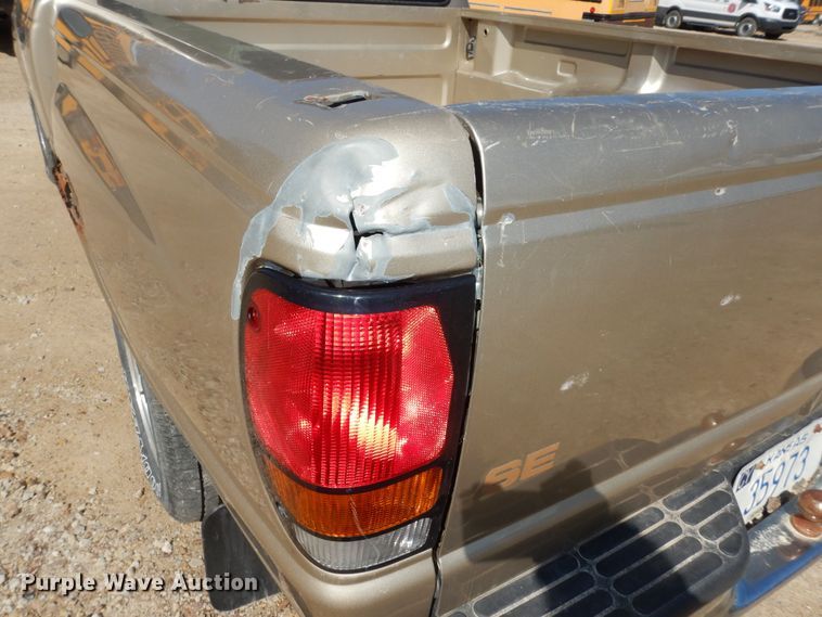 image for item DK7733 1999 Mazda B2500 SE  pickup truck