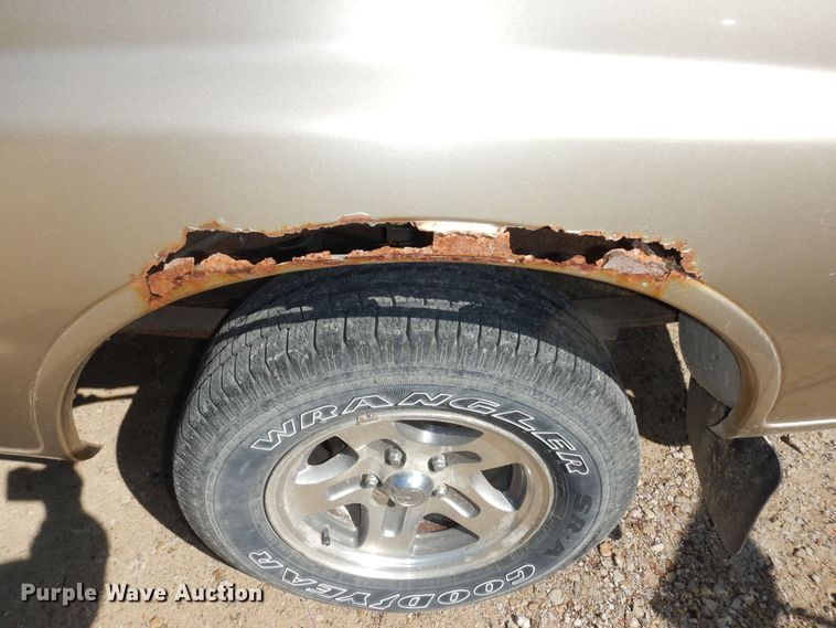 image for item DK7733 1999 Mazda B2500 SE  pickup truck