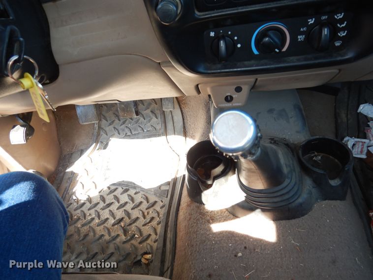 image for item DK7733 1999 Mazda B2500 SE  pickup truck