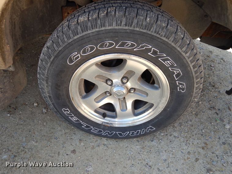 image for item DK7733 1999 Mazda B2500 SE  pickup truck