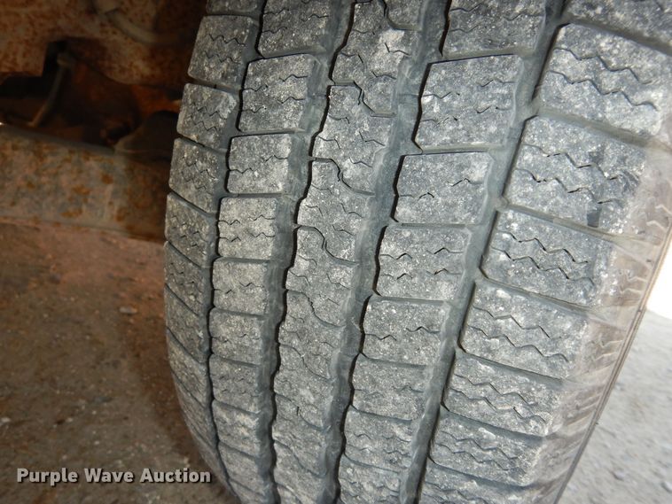 image for item DK7733 1999 Mazda B2500 SE  pickup truck