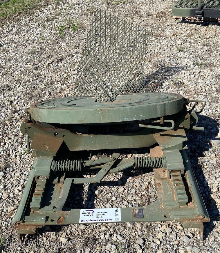 image for item DL7154 Holland  fifth wheel hitch