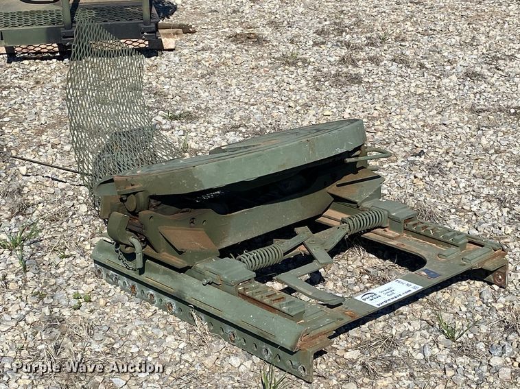 image for item DL7154 Holland  fifth wheel hitch