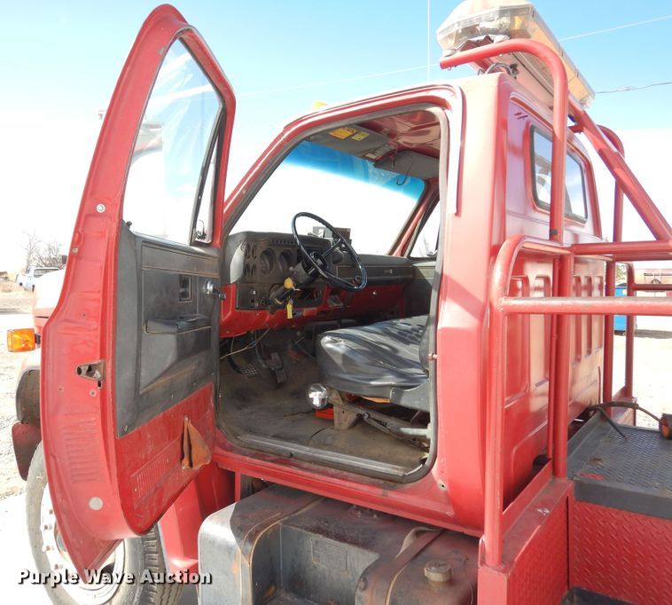 image for item DN6342 1985 GMC C7000  flatbed truck