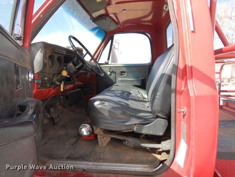 image for item DN6342 1985 GMC C7000  flatbed truck