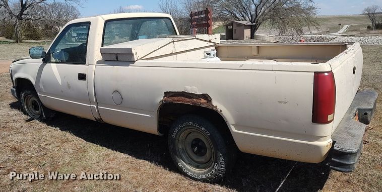 image for item DO3888 1992 Chevrolet C1500  pickup truck