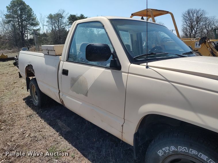 image for item DO3888 1992 Chevrolet C1500  pickup truck