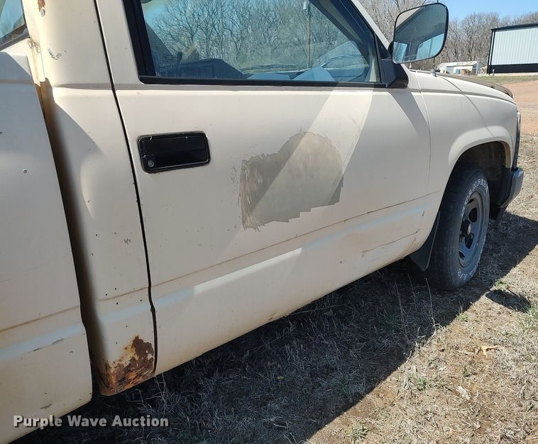 image for item DO3888 1992 Chevrolet C1500  pickup truck