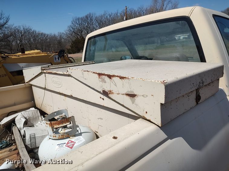 image for item DO3888 1992 Chevrolet C1500  pickup truck