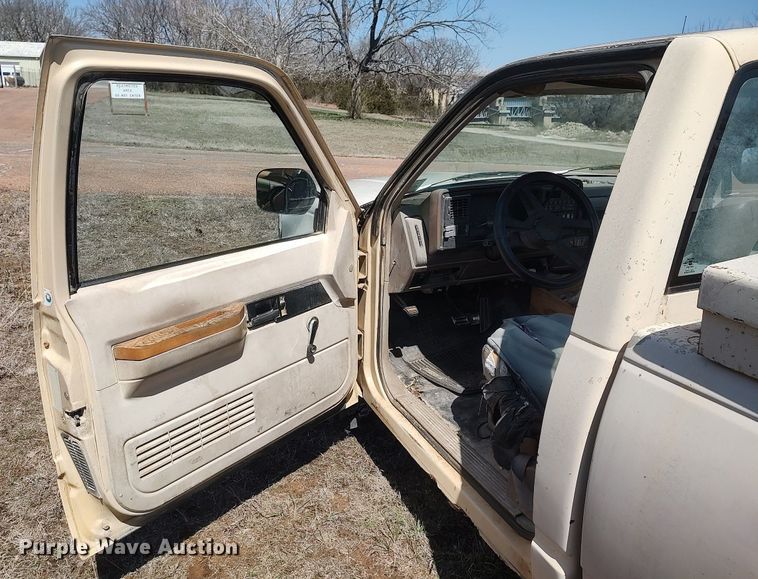 image for item DO3888 1992 Chevrolet C1500  pickup truck