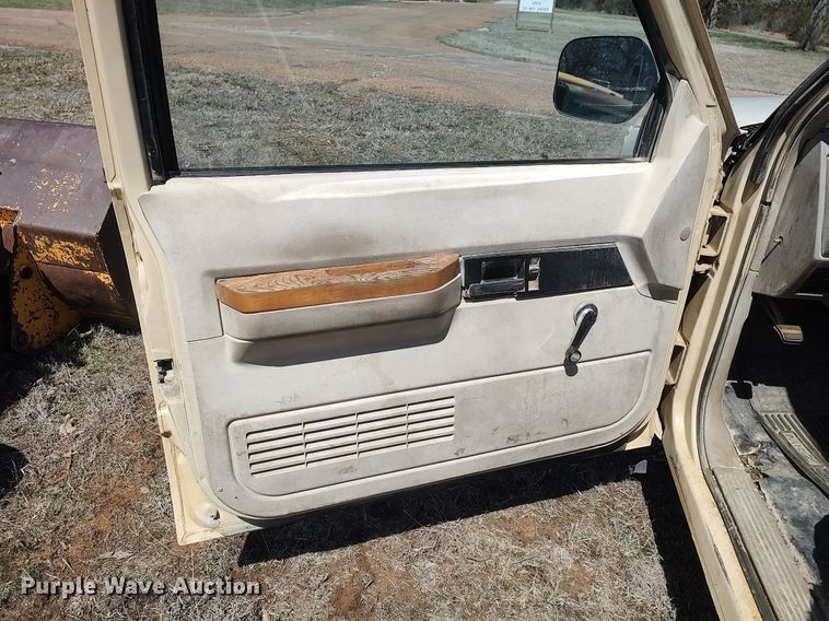 image for item DO3888 1992 Chevrolet C1500  pickup truck