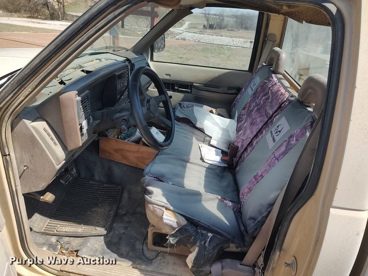 image for item DO3888 1992 Chevrolet C1500  pickup truck