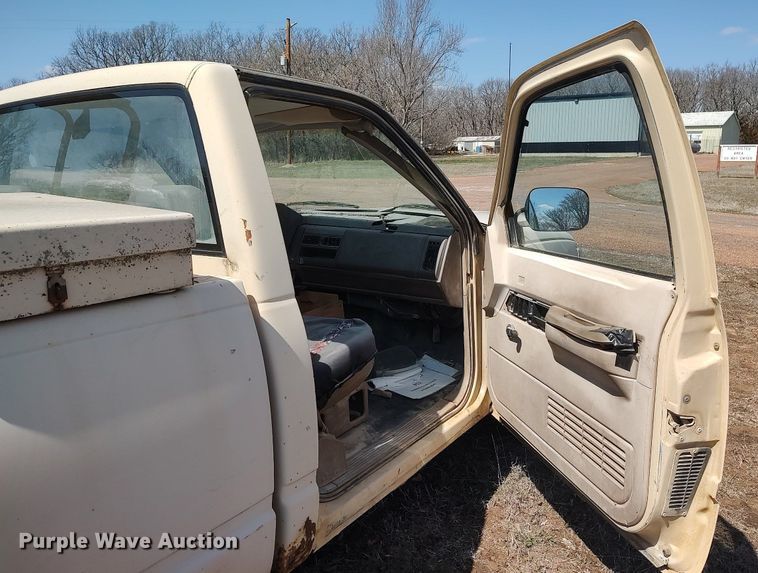 image for item DO3888 1992 Chevrolet C1500  pickup truck