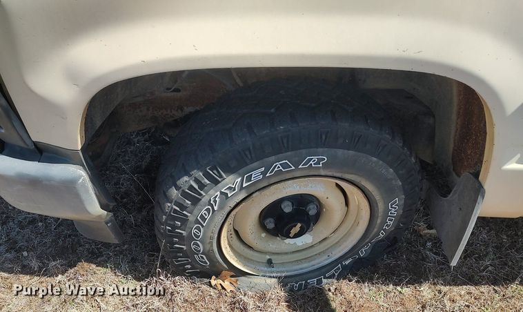 image for item DO3888 1992 Chevrolet C1500  pickup truck