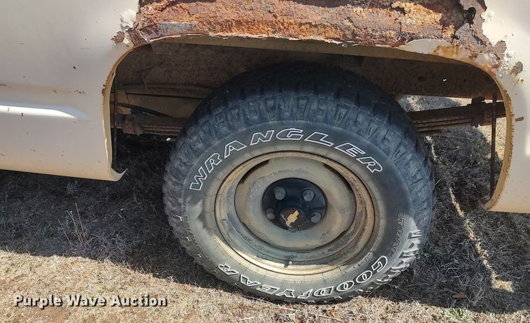 image for item DO3888 1992 Chevrolet C1500  pickup truck