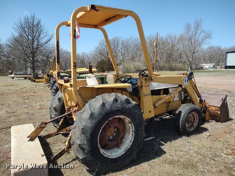 image for item DO3889 International 2501B  industrial tractor