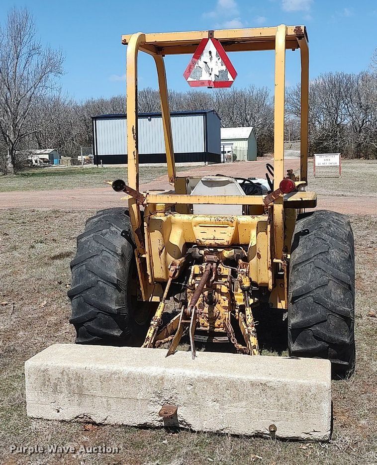 image for item DO3889 International 2501B  industrial tractor