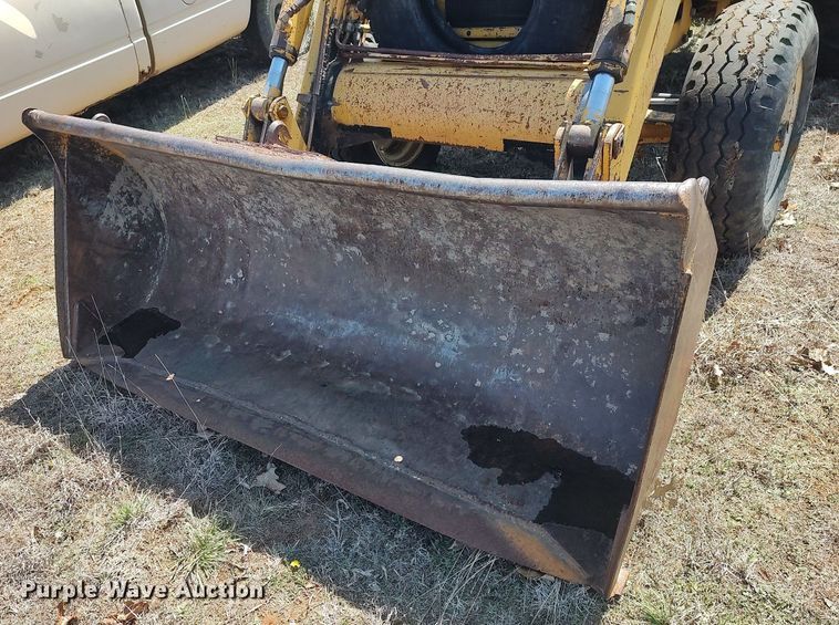 image for item DO3889 International 2501B  industrial tractor