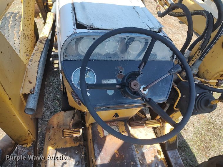 image for item DO3889 International 2501B  industrial tractor