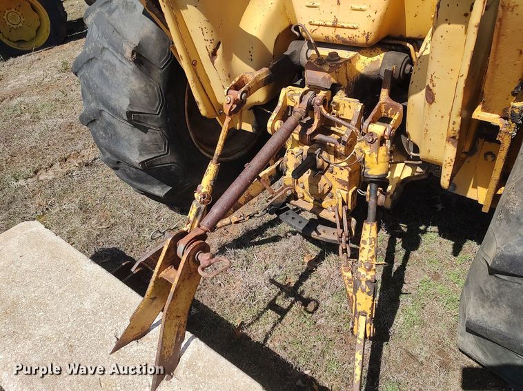 image for item DO3889 International 2501B  industrial tractor