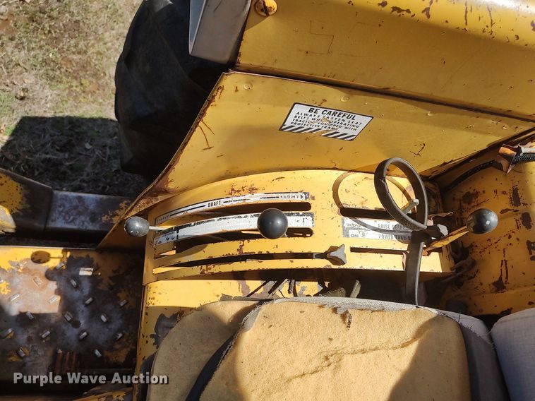 image for item DO3889 International 2501B  industrial tractor