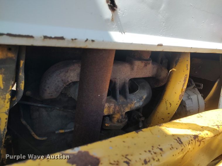 image for item DO3889 International 2501B  industrial tractor