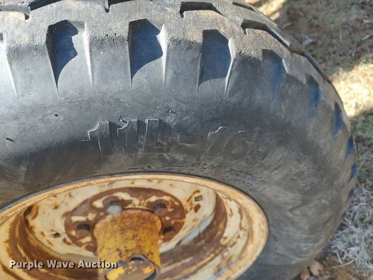 image for item DO3889 International 2501B  industrial tractor