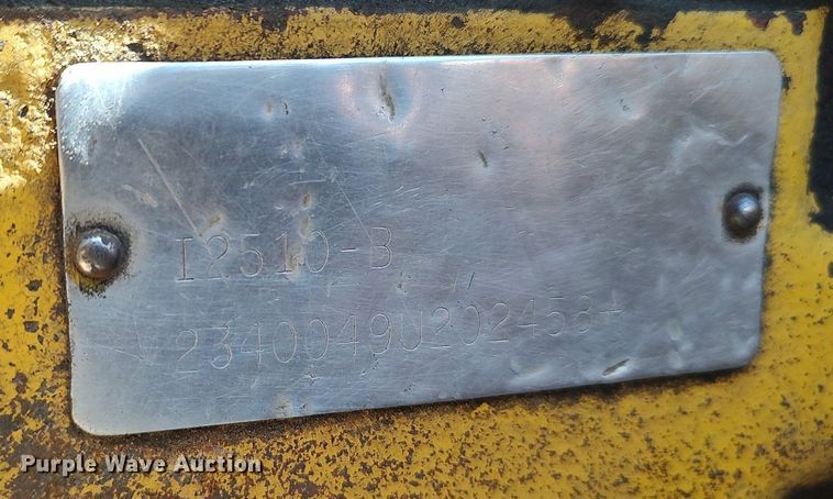 image for item DO3889 International 2501B  industrial tractor