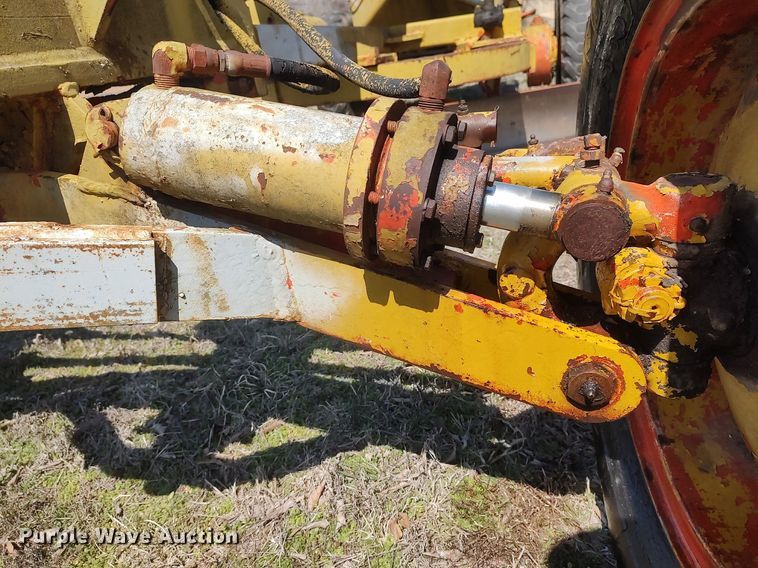 image for item DO3890 Galion  motor grader