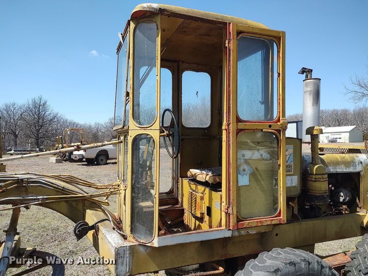 image for item DO3890 Galion  motor grader