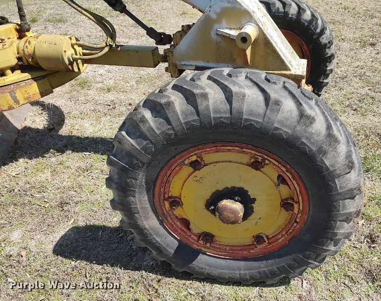 image for item DO3890 Galion  motor grader