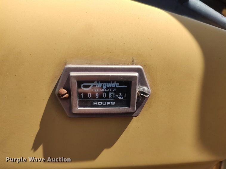 image for item DO3892 John Deere 301A  tractor