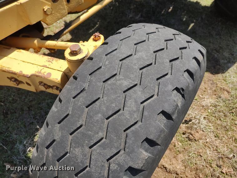 image for item DO3892 John Deere 301A  tractor