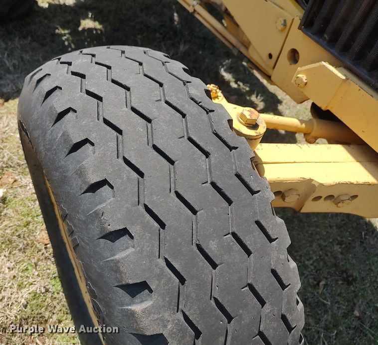 image for item DO3892 John Deere 301A  tractor