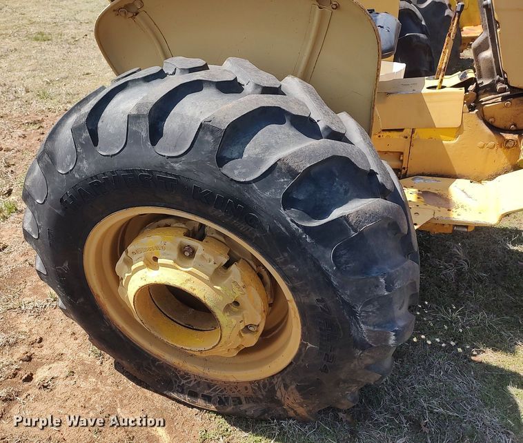 image for item DO3892 John Deere 301A  tractor