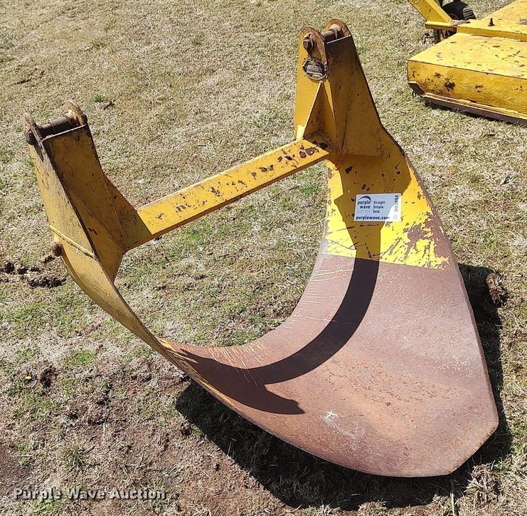 image for item DO3894 Hawk  44"W dirt scoop