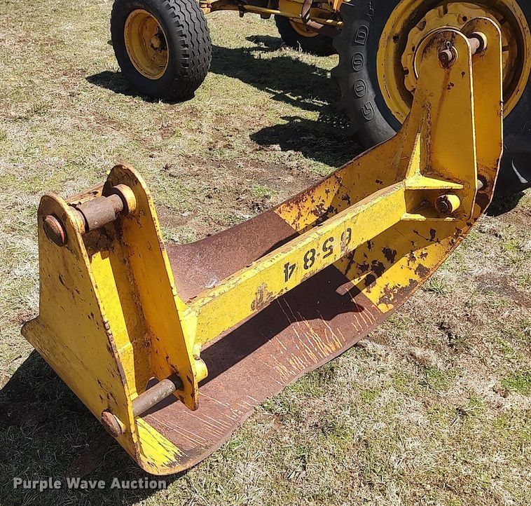 image for item DO3894 Hawk  44"W dirt scoop